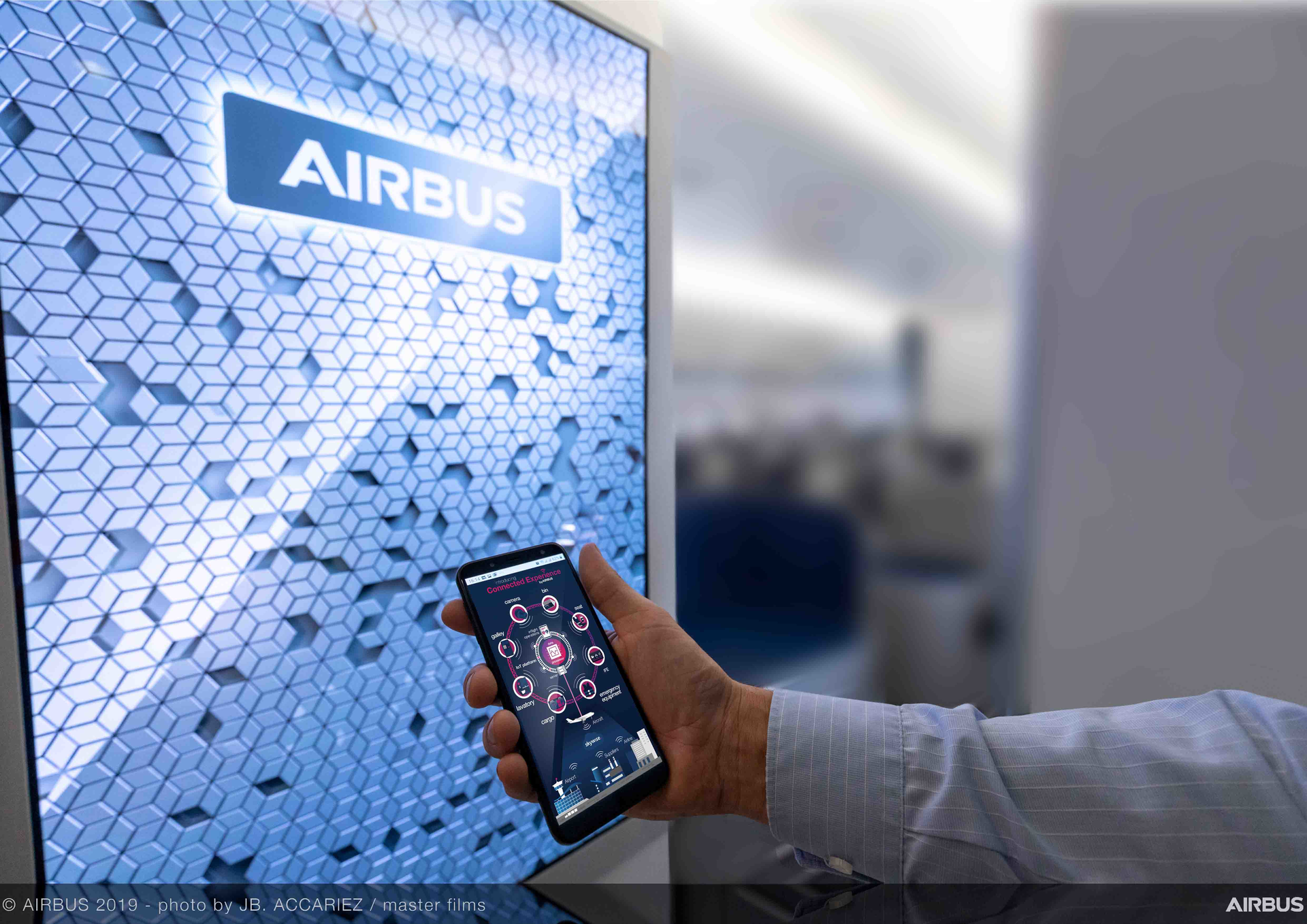 Airbus Connected Experience Flight Lab 5d78fe9d6eb2b