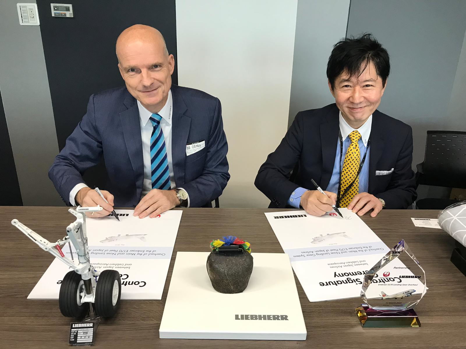 Liebherr J Air Landing Gear Overhaul Agreement Contract Signature Sept2019 5d8b91e5c4f78