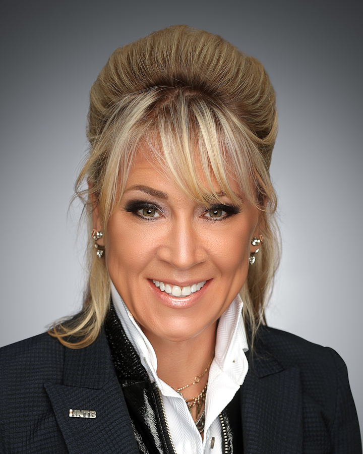 Yvonne Bilshausen, HNTB