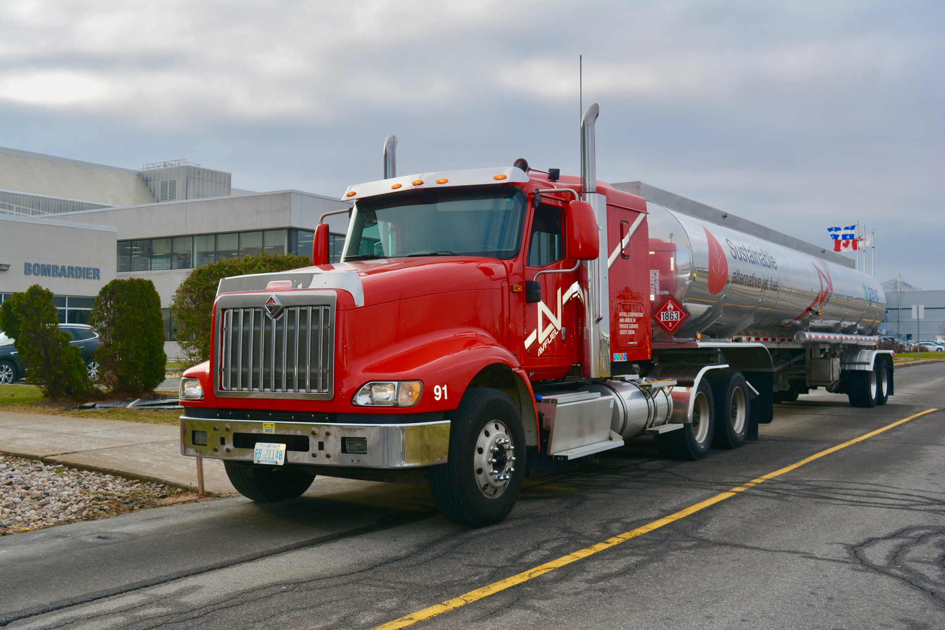 Photo 1 To Accompany Avfuel Delivers First Sustainable Aviation Fuel Shipment To Bombardier S Facility In Canada 5ddd44d48919d