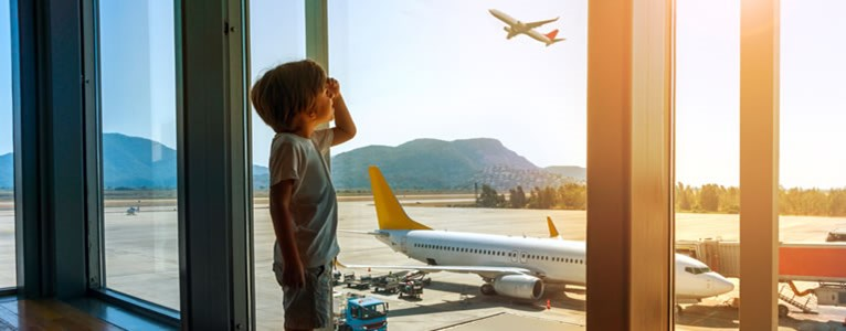 Boy Airport Window Aircraft 767x300 5dc577e1b91f2