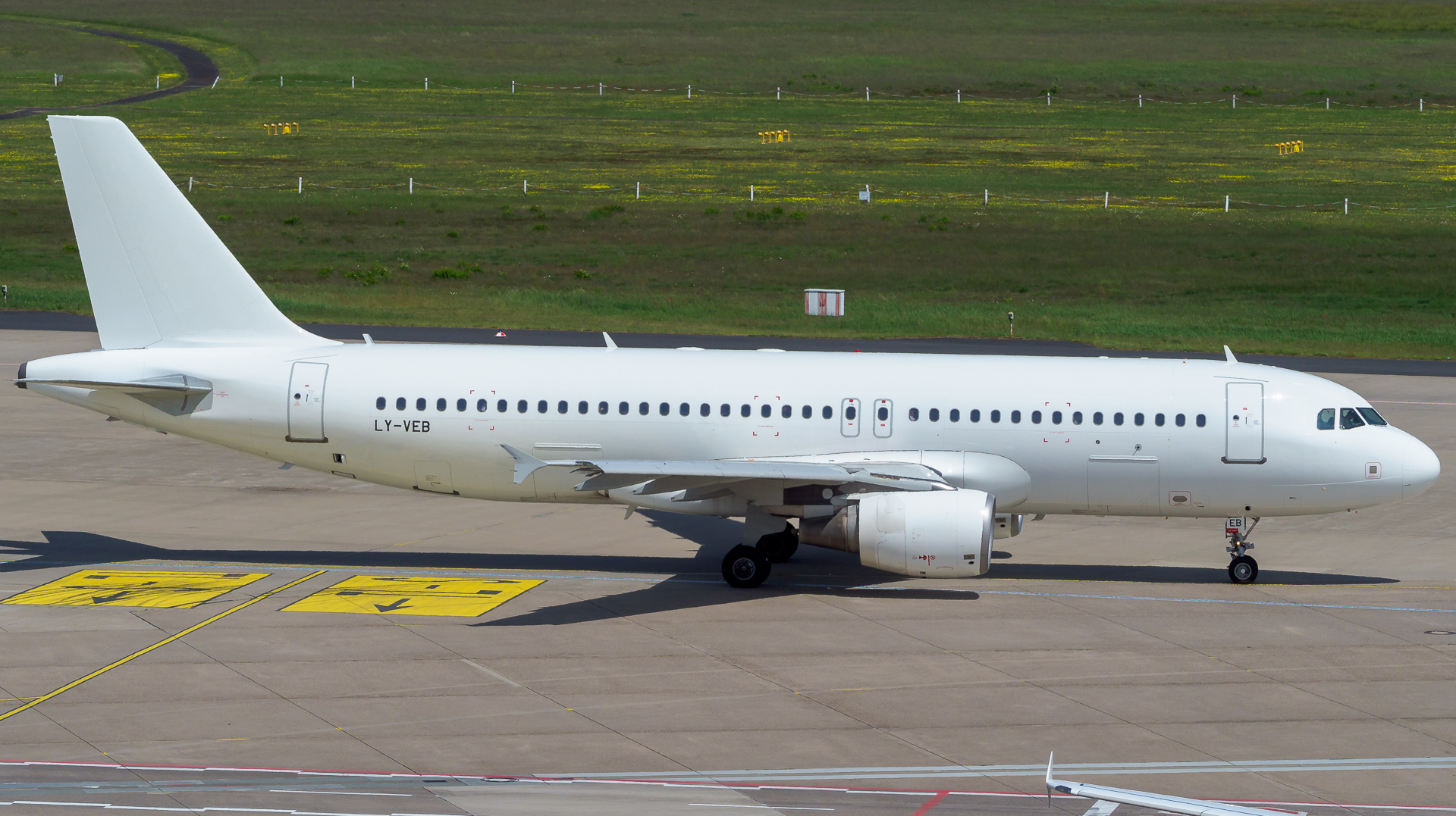 Ly Veb Avion Express A320