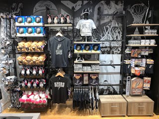 San Antonio Spurs on X: Shoutout to our fans for coming out to last  night's grand opening of the new Spurs Fan Shop at The Shops at La Cantera!  It will be