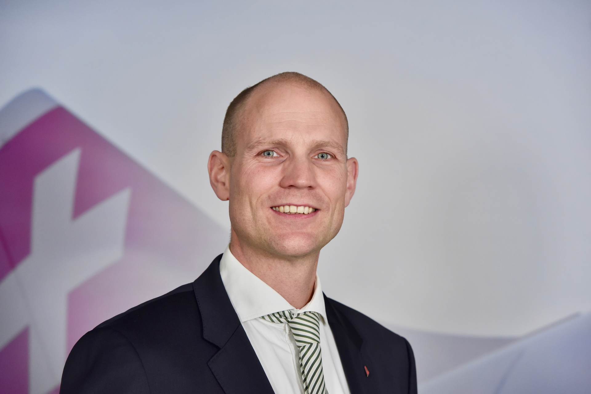 Michael Niggemann 5de67598ce435