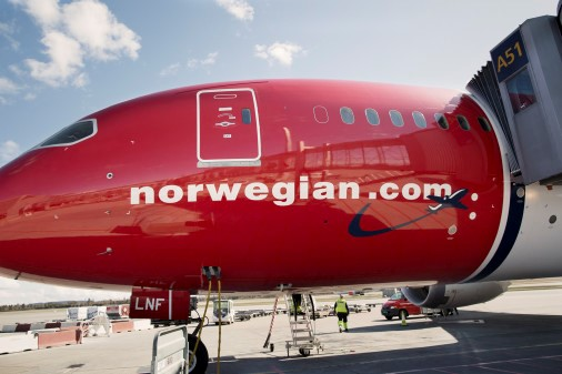 Norwegian Air 5df8fac12f46f
