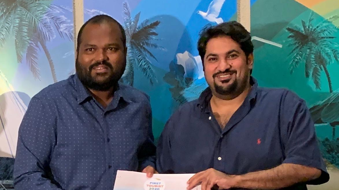 Gulf Air Celebrates First Tourist To The Maldives In 2020i