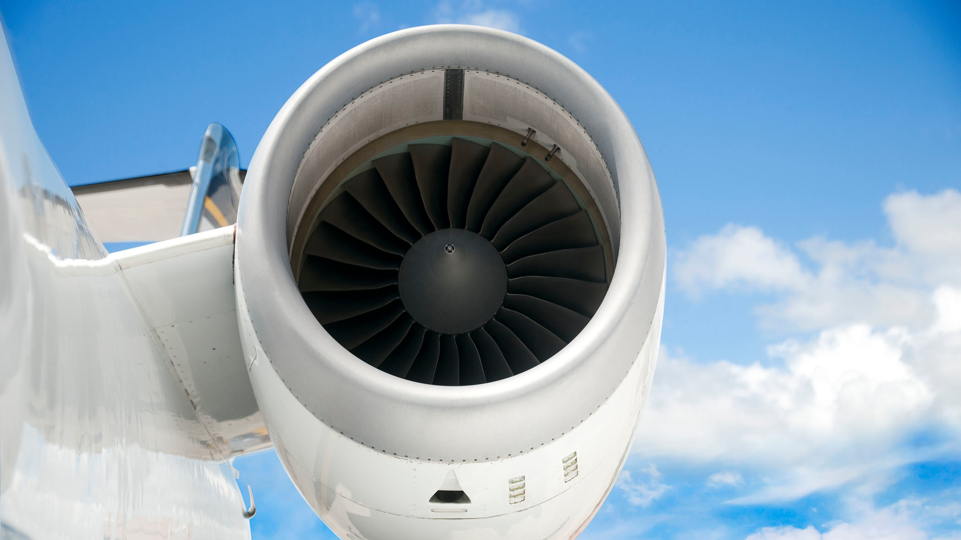 Qta Lear60 Inlet Program Close Up Sm