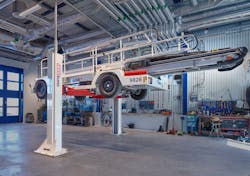 Post Lift With Airport Vehicles Shopped 5e0e43248a106 Post Lift With Airport Vehicles Shopped 5e0e43248a106