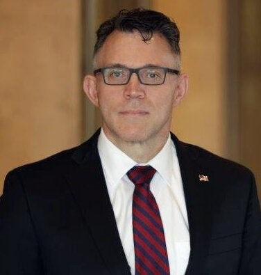 People On The Move 5e728b2c6b6e0