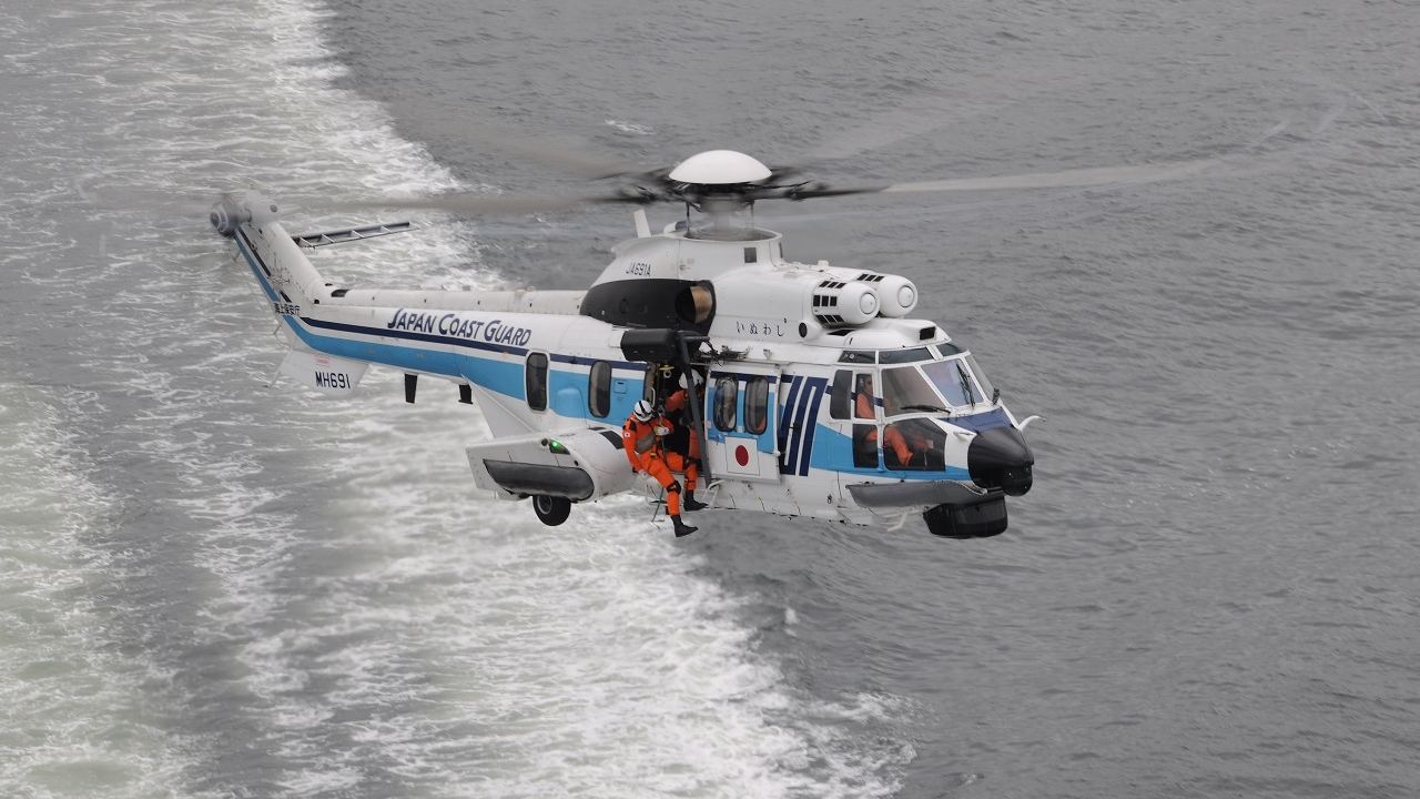 h225 super puma helicopter