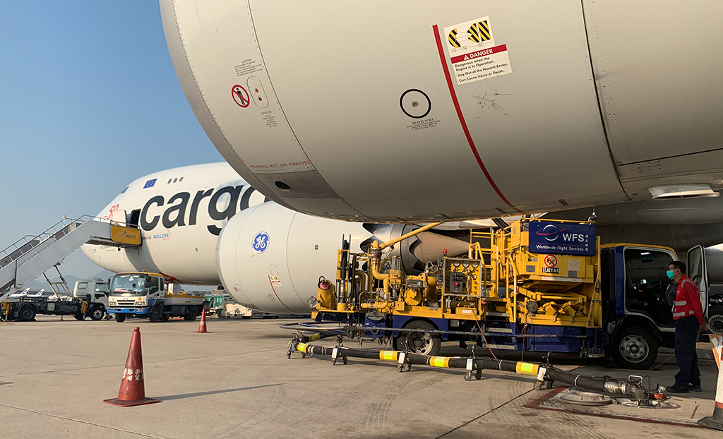 Hk Refueling 1 Cropped 1 5e9ed5c91df7e