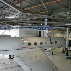 Hangar Dual Track 4