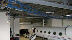 Hangar Dual Track Hangar Dual Track