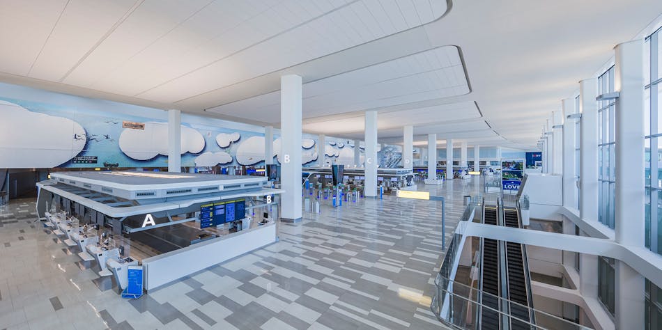 The new Headhouse is the central entry point for travelers flying out of Terminal B, with seamless integration to passenger concourses and gates, the new parking garage and the Central Hall that connects to Terminal C and the planned future AirTrain.