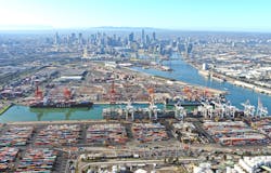 Gebrueder Weiss 1 Melbourne Port 5ef1f0e3045e6 Gebrueder Weiss 1 Melbourne Port 5ef1f0e3045e6