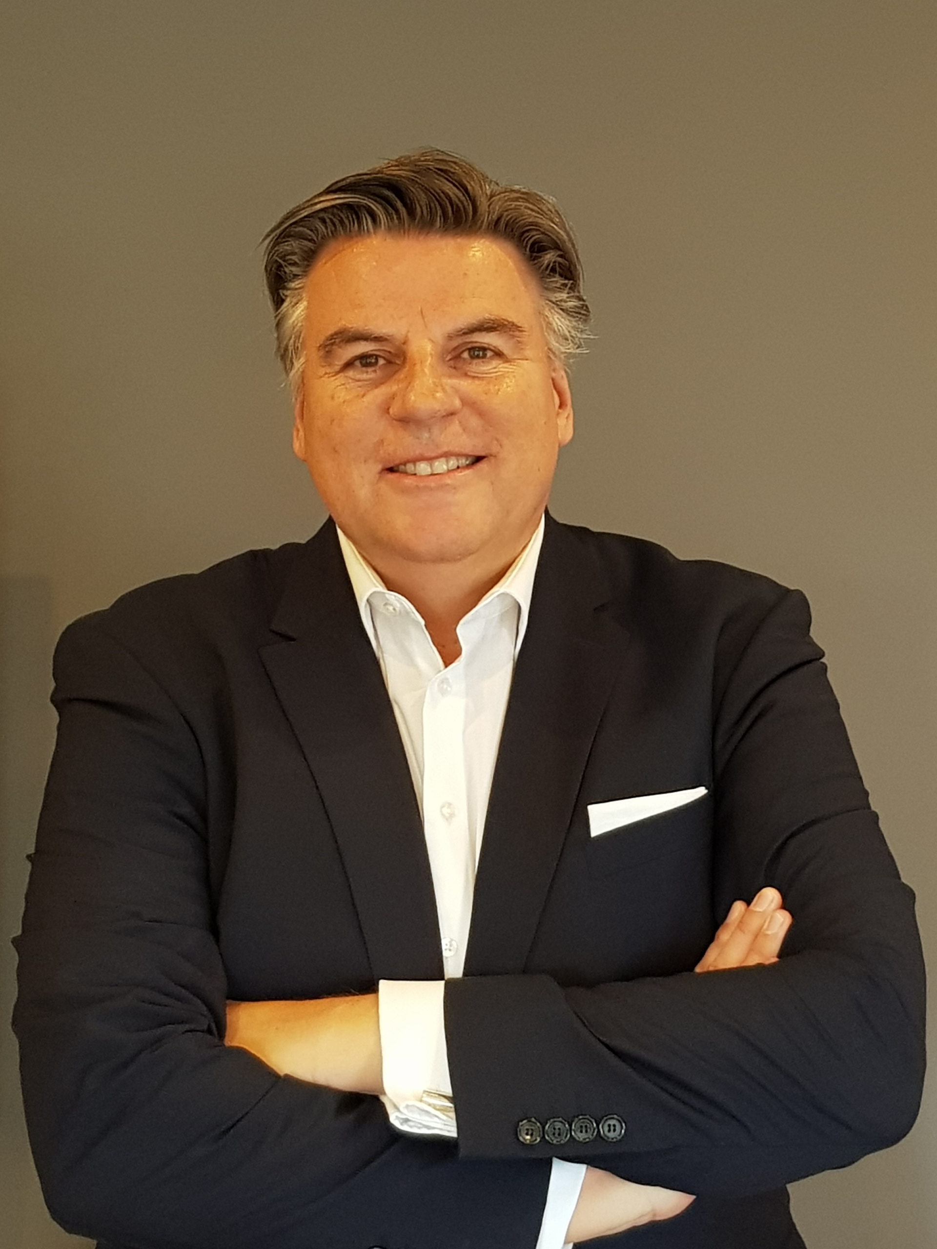 Henning Dieter 5ef0b8d9cbed5