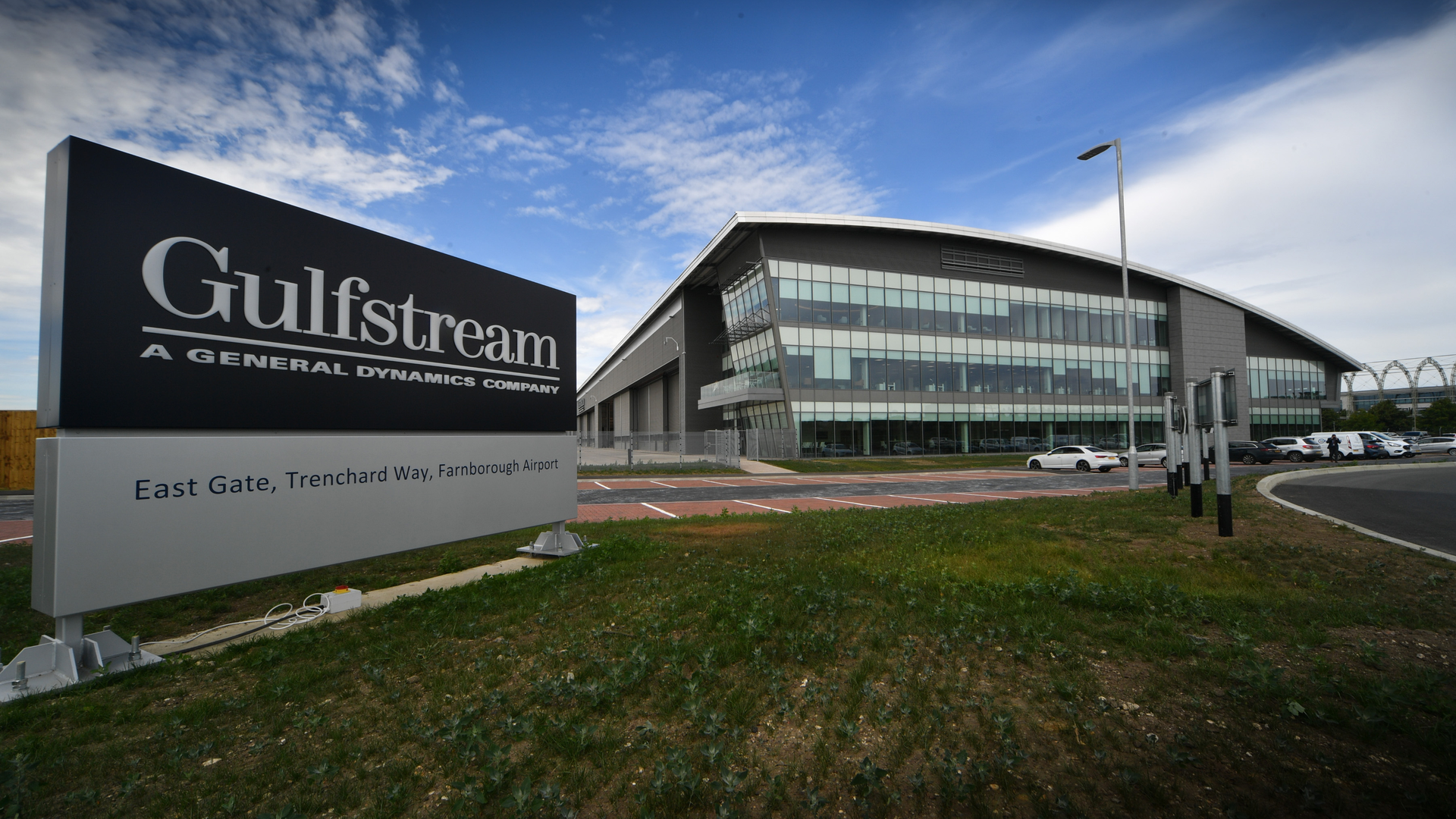 Gulfstream Opens Farnborough Service Center