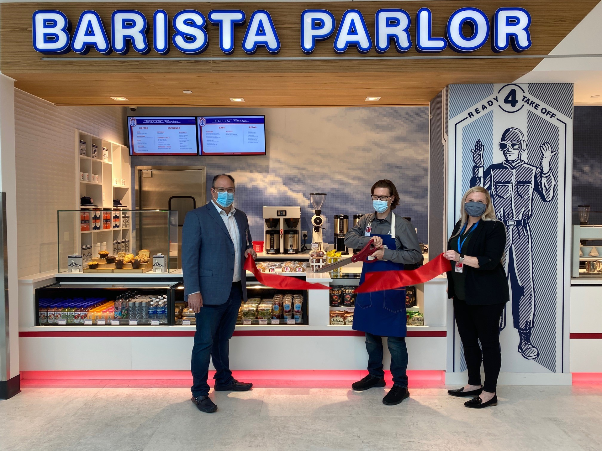 The new airport caf&eacute; spans 650 square feet in a convenient walk-up coffee bar.