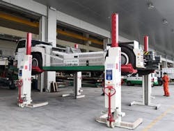 Airport Tug On Mobiles 5f8f3cf41c8e7 Airport Tug On Mobiles 5f8f3cf41c8e7