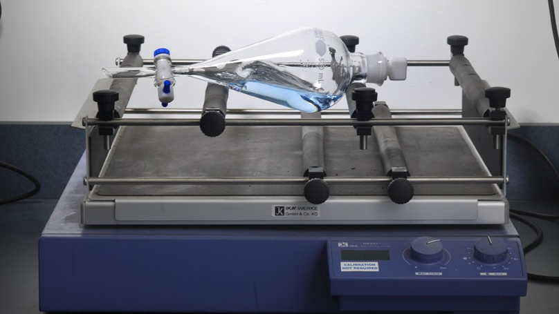 Agc Amolea At2 Solvent 300dpi