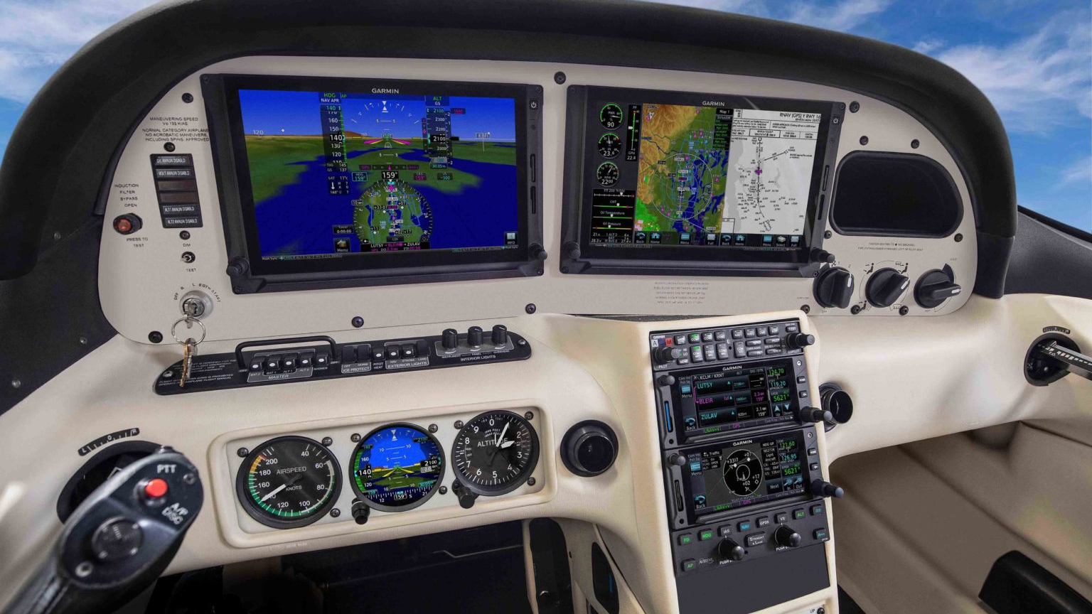 Cirrus T Xi Panel Small3 1536x1024