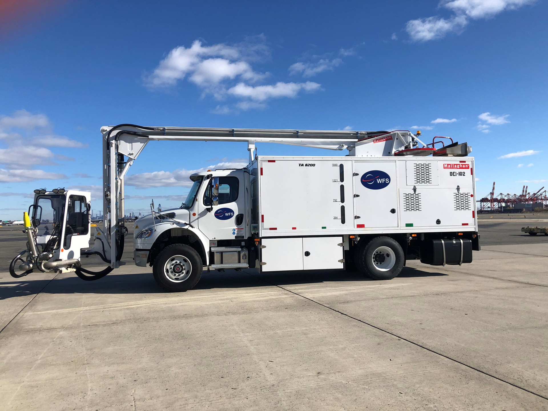 Wfs Becomes Launch Customer In North America For Mallaghan&rsquo;s Innovative Aircraft Deicer 2