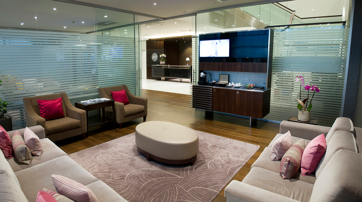 Jet Aviation Fbo 5fe227fd5968a