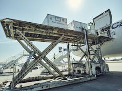 Loading Of Cool Ul Ds Lh Cargo Photo 5fd0dcf184c36 Loading Of Cool Ul Ds Lh Cargo Photo 5fd0dcf184c36