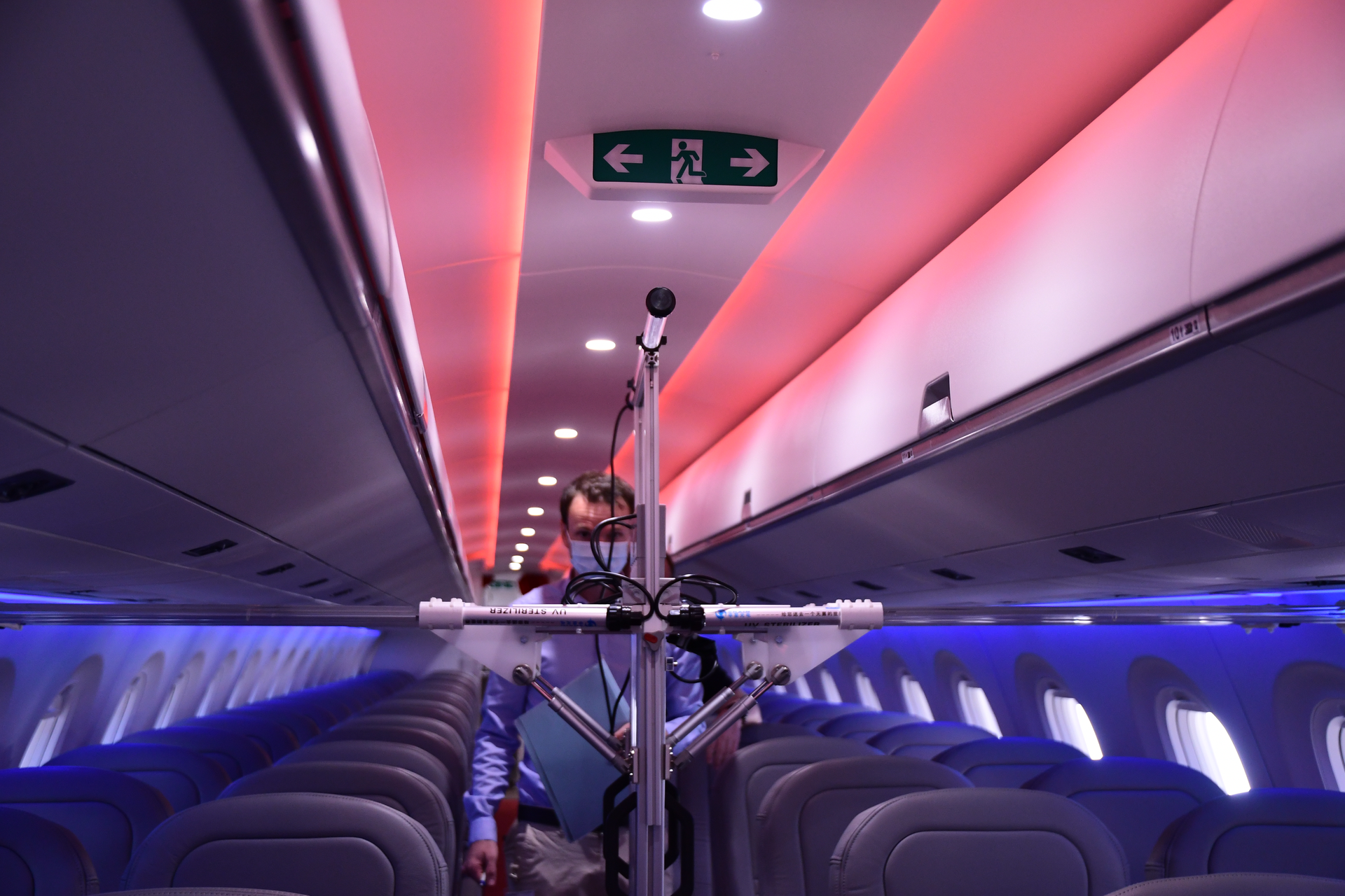 Dnatatoboostcabincleaningserviceswithcutting Edgeuvtechnology 5fd767934fe4e