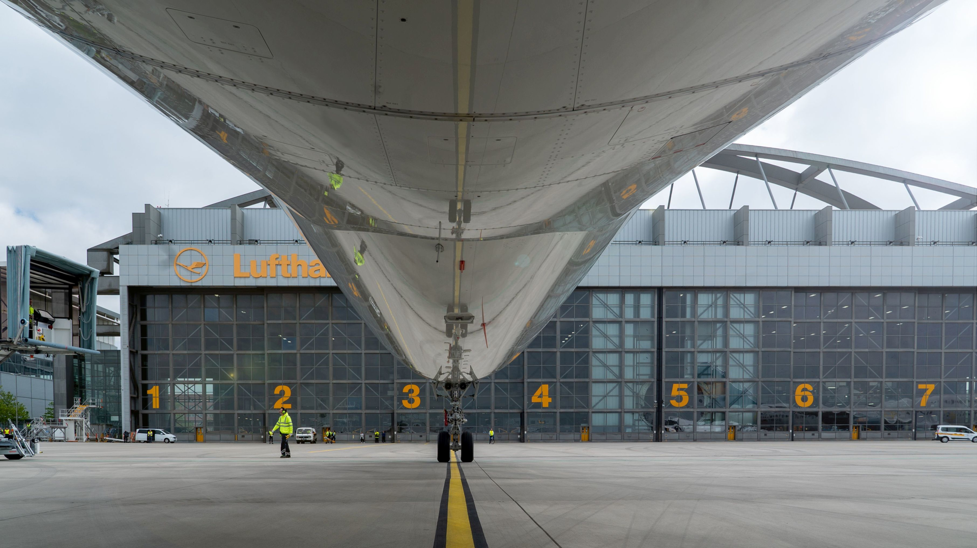 2021 03 08 Jahresbericht Annual Report Lufthansa Technik Ag 6046573fd7bdb