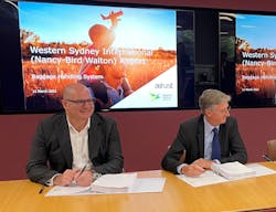 On the left Mr Shaun Roper, Managing Director Airports, Vanderlande, and on the right Mr Simon Hickey, CEO WSA On the left Mr Shaun Roper, Managing Director Airports, Vanderlande, and on the right Mr Simon Hickey, CEO WSA