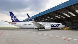 Csat Lot B737 Max Prague Airport 1 607ef7e93171b Csat Lot B737 Max Prague Airport 1 607ef7e93171b