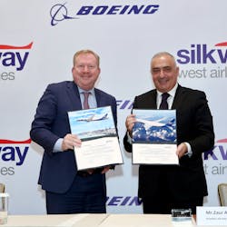 Zaur Akhundov, President of Silk Way Group, and Stan Deal, President and Chief Executive Officer of Boeing Commercial Airplanes, at the contract signing ceremony in Baku.