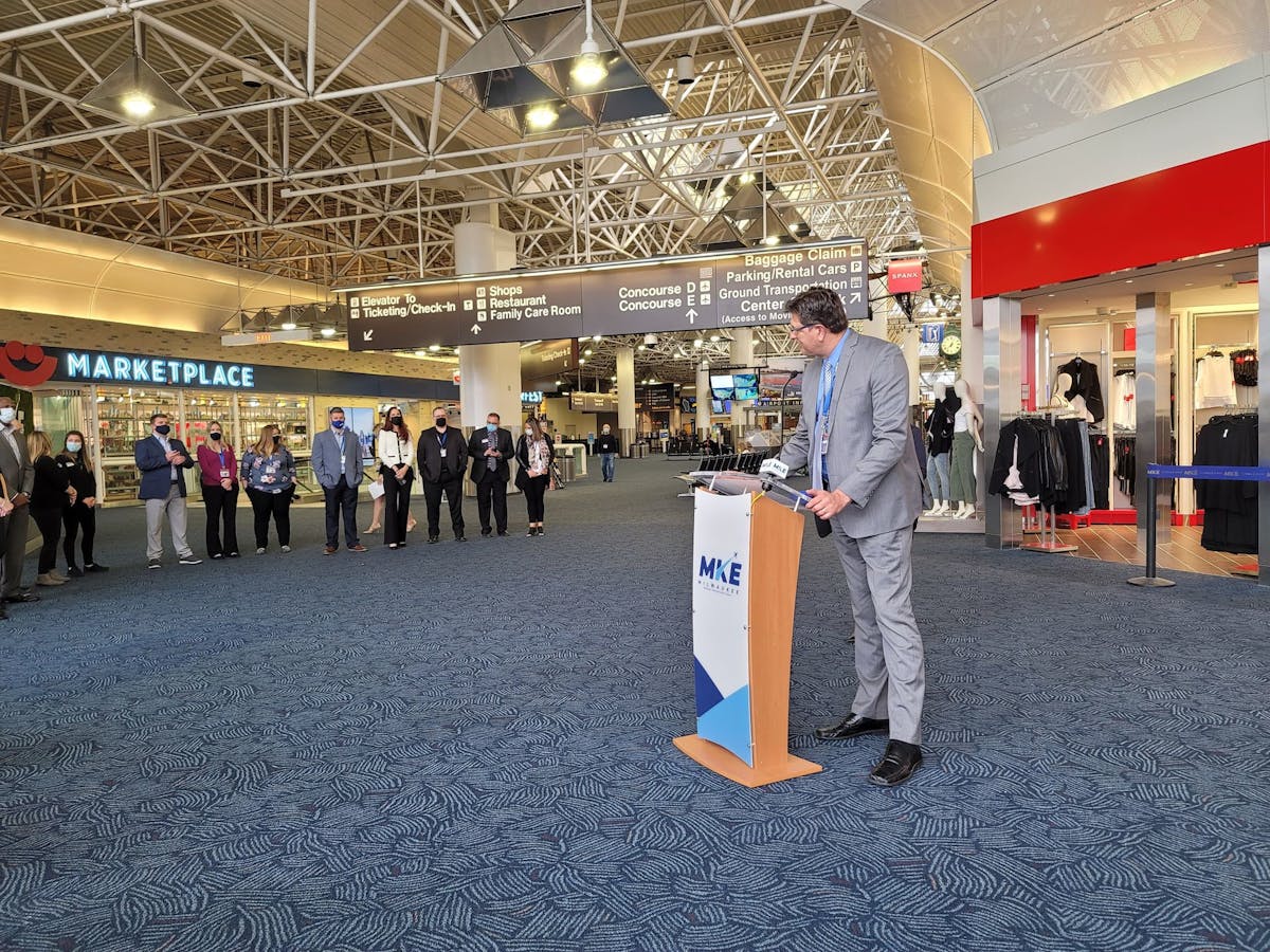 https://img.aviationpros.com/files/base/cygnus/cavc/image/2021/04/Airport_Director_Gives_Remarks.607f4d341973c.png?auto=format,compress&fit=max&q=45&w=1200