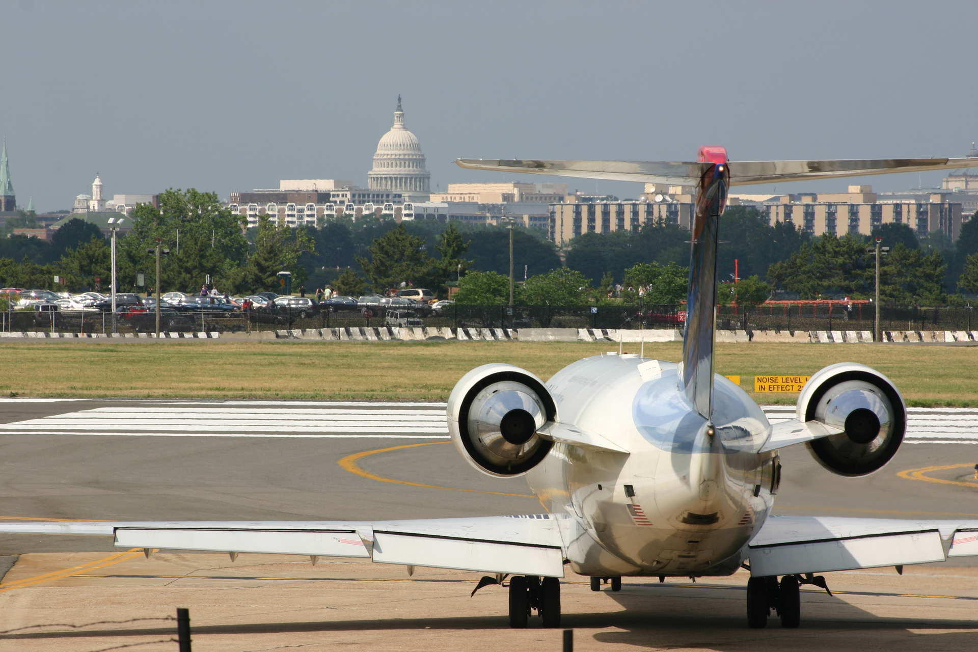 Plane Lands At Dca Courtesy Getty Images 179301370 (1)
