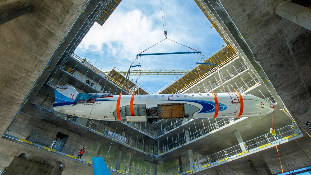 Jet Ms &ldquo;lands&rdquo; An Aircraft Inside A Building (2)