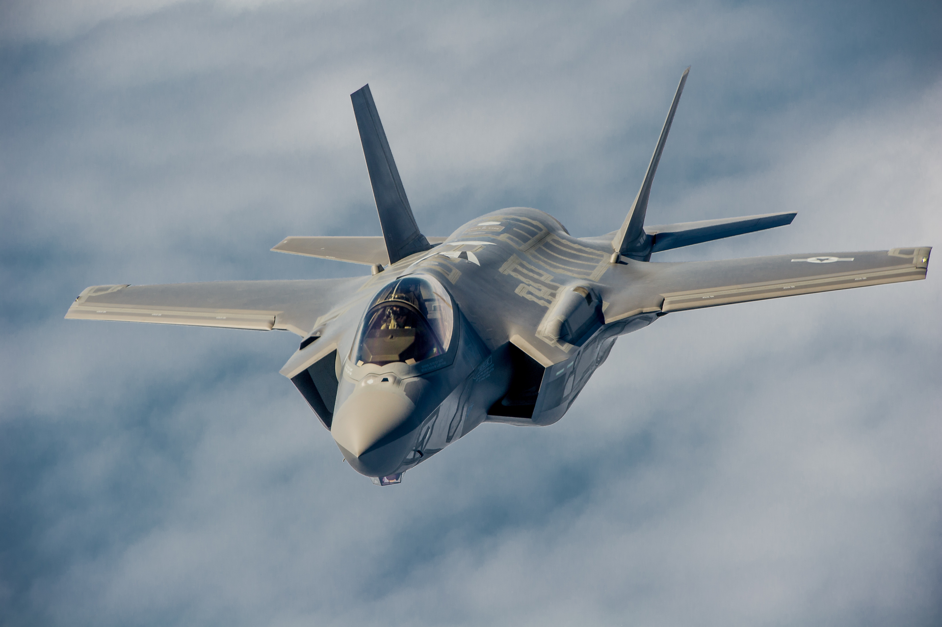 A U s Air Force Pilot Navigates An F 35 A Lightning Ii Aircraft Assigned To The 58th Fighter Squadron 33rd Fighter Wing Into Position To Refuel With A Kc 135 Stratotanker Assigned To The 336th Air Refueling 130516 60b68bd079521