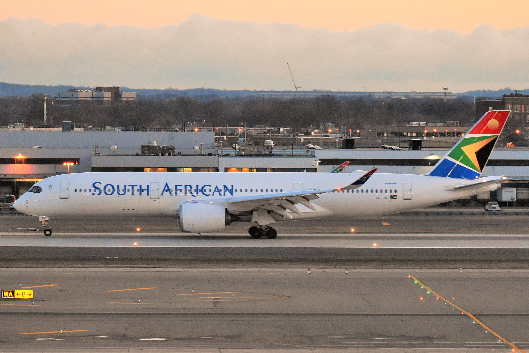 South African Airways Airbus A350 941 Zs Sdf Arriving At Jfk Airport 60c8b1a84100c