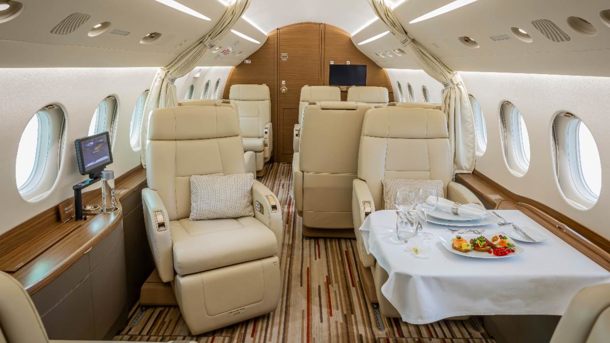 Dc Aviation Falcon 2021 118 Low 002