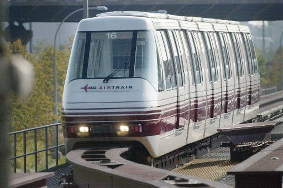 A view of the AirTrain monorail at Newark Liberty International Airport. Federal officials signed off on the Port Authority's plan to replace the 26-year-old monorail.