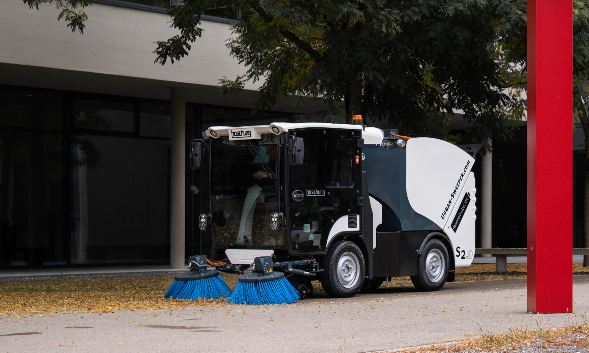 The Urban-Sweeper S2.0 Autonomous is an all-electric street sweeper with autonomous driving capability.