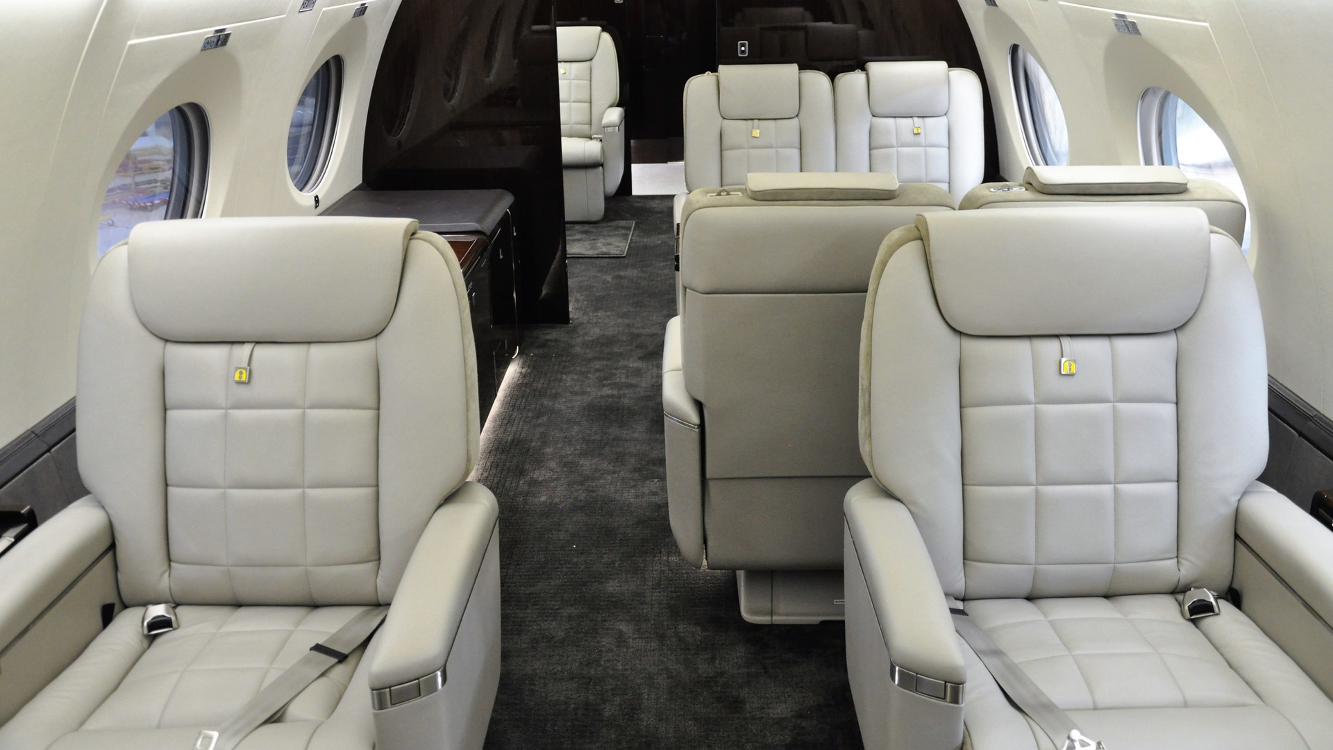 Flying Colours Corp. showcases latest trends in Gulfstream G650 refurbishment.