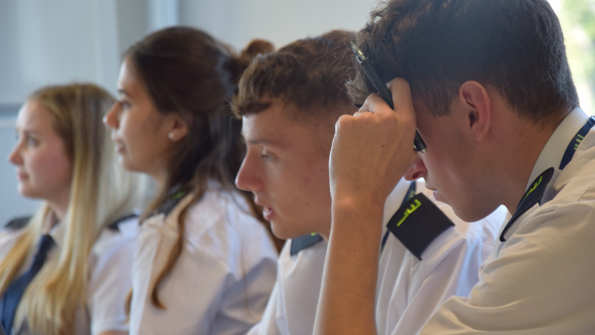 Future commercial pilots now have to choose between a UK CAA or EU EASA license &mdash; or both.