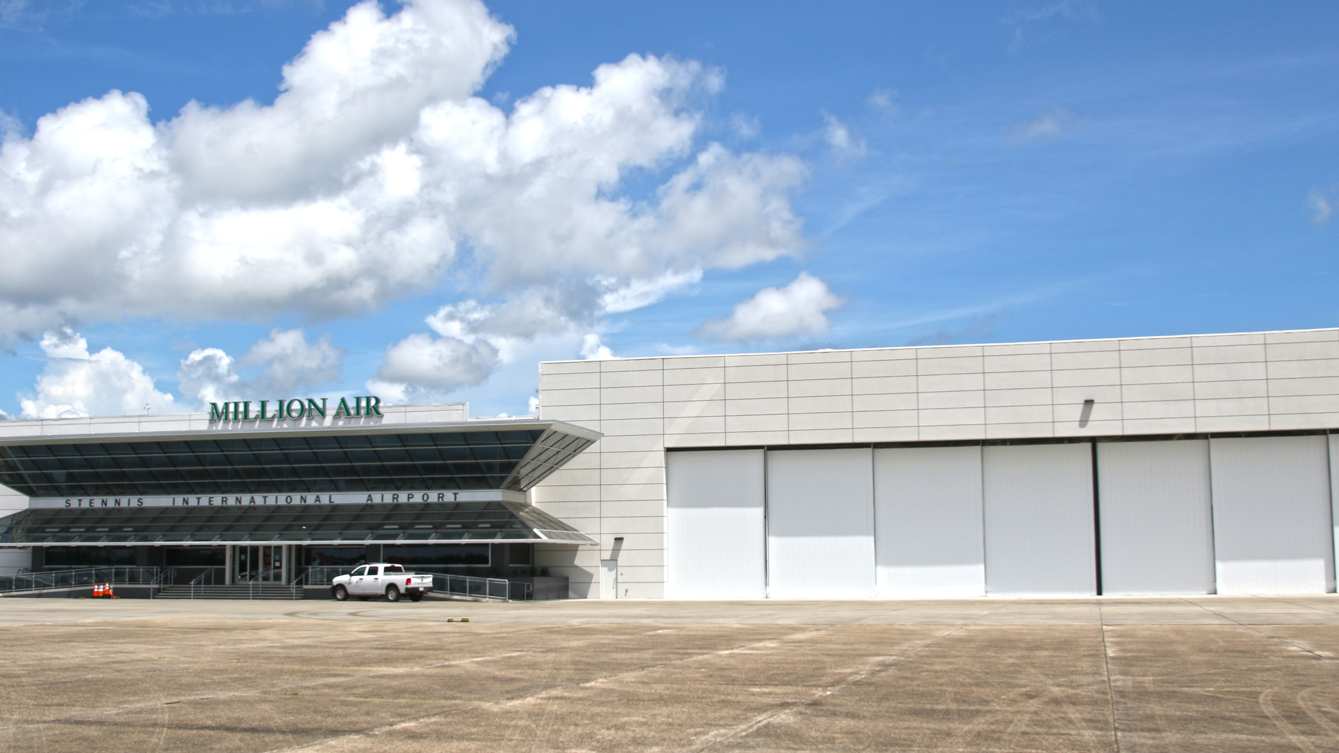 Adjacent to the Stennis International Airport terminal, a 24,000-square-foot RESTORE Hangar features a hangar door that is 154 feet wide and 28 feet high. The premier location includes utility rooms, restrooms and a foam fire suppression system.