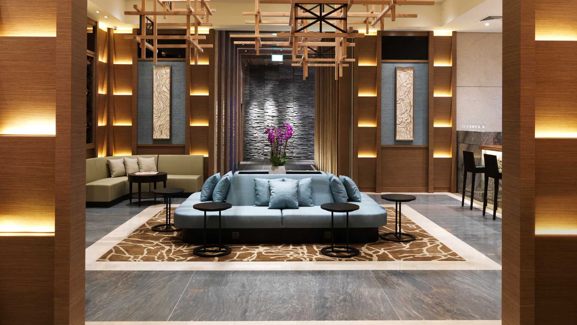 Plaza Premium Lounge at London Heathrow Airport T2 has again been voted &ldquo;World&rsquo;s Best Independent Airport Lounge&rdquo; for the fifth consecutive year at the recent Skytrax World Airline Awards.