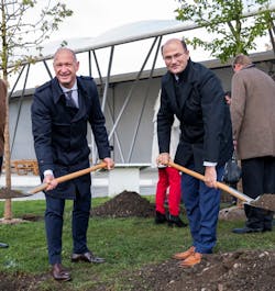 MUC CEO Jost Lammers (left) and Bavarian Finance Minister Albert Füracker (right) MUC CEO Jost Lammers (left) and Bavarian Finance Minister Albert Füracker (right)