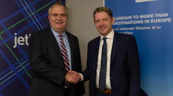 JetBlue CEO Robin Hayes (left) and Icelandair CEO Bogi Nils Bogason at the IATA Annual General Meeting in Boston celebrate 10 years of partnership and expansion of codeshare.
