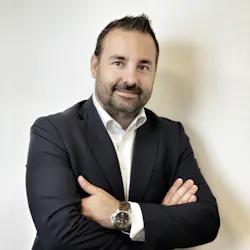 Dimitri Bettoni 61b73af9e5904