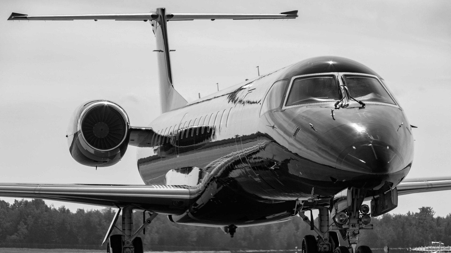 C&l Aviation Group Erj 145 Black W Logo