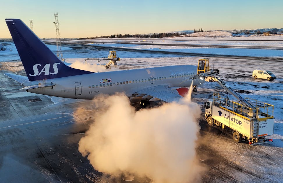 De-icing Airplanes During Winter 